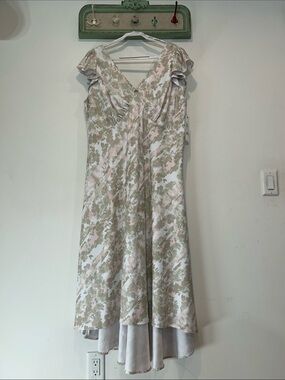 Calvin Klein Pale Pink and Sage Floral High-Low Dress plus size 18 new w tag